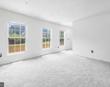 11304 Southlakes Drive - Photo Thumbnail 14