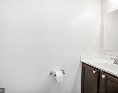 11304 Southlakes Drive - Photo Thumbnail 6