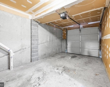 11304 Southlakes Drive - Photo Thumbnail 23