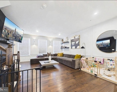 10004 Dorsey Lane - Photo Thumbnail 4
