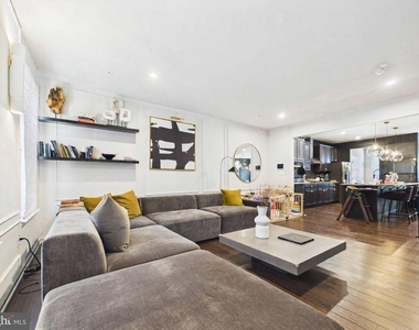 10004 Dorsey Lane - Photo Thumbnail 2