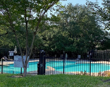 1015 E Yager Ln - Photo Thumbnail 14