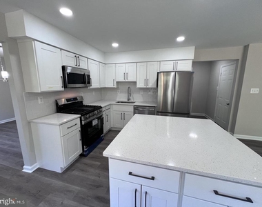 12200 Clear Creek Drive - Photo Thumbnail 31