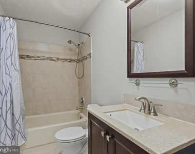 12204 Stanfield Court - Photo Thumbnail 32