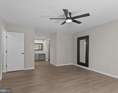 12204 Stanfield Court - Photo Thumbnail 21