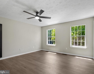 12204 Stanfield Court - Photo Thumbnail 20