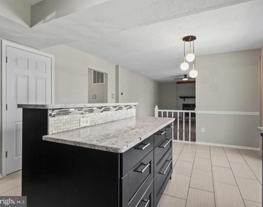 12204 Stanfield Court - Photo Thumbnail 13