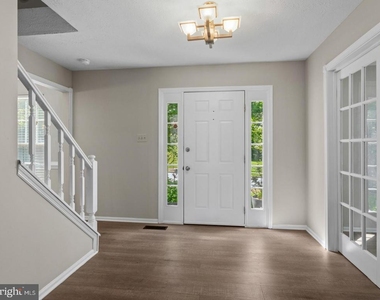 12204 Stanfield Court - Photo Thumbnail 3