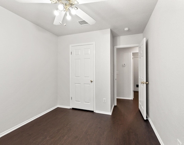 160 Prairie Springs Loop - Photo Thumbnail 20