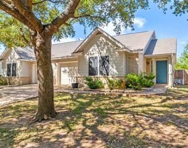 160 Prairie Springs Loop - Photo Thumbnail 3