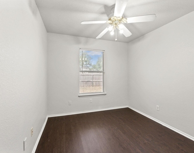 160 Prairie Springs Loop - Photo Thumbnail 19