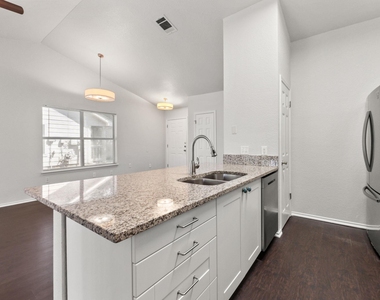 160 Prairie Springs Loop - Photo Thumbnail 11