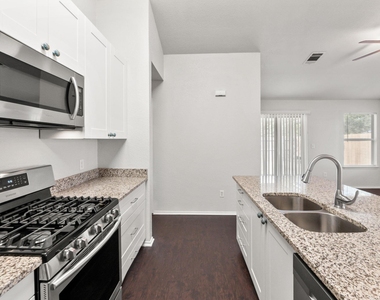 160 Prairie Springs Loop - Photo Thumbnail 13
