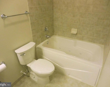 38 Maryland Avenue - Photo Thumbnail 9