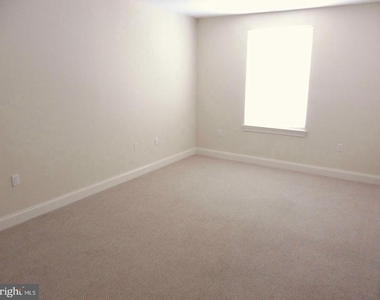 38 Maryland Avenue - Photo Thumbnail 6