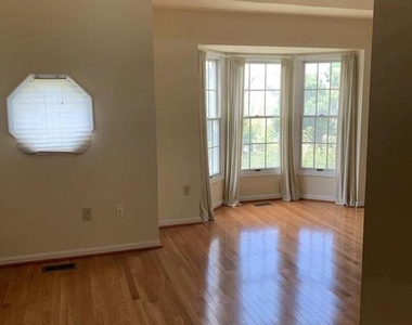 19027 Steeple Place - Photo Thumbnail 10