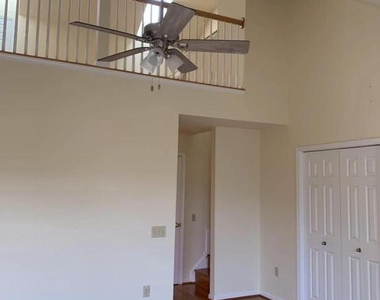 19027 Steeple Place - Photo Thumbnail 17