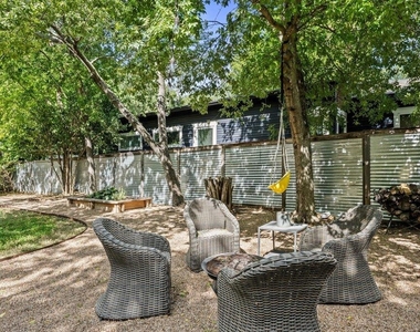 403 W 55th St - Photo Thumbnail 13