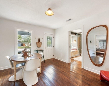 403 W 55th St - Photo Thumbnail 10
