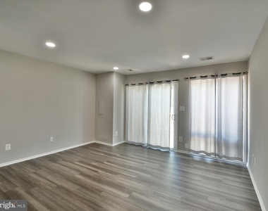 10216 Ridgeline Drive - Photo Thumbnail 5