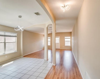602 Mccarthur Dr - Photo Thumbnail 5