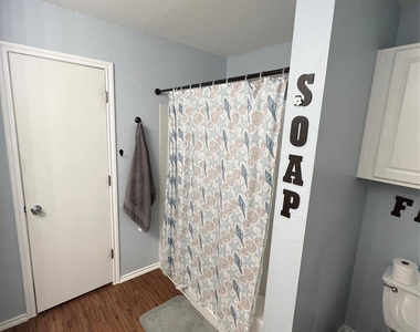 207 Remington Run - Photo Thumbnail 7