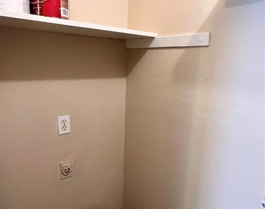 418 Linden St - Photo Thumbnail 13