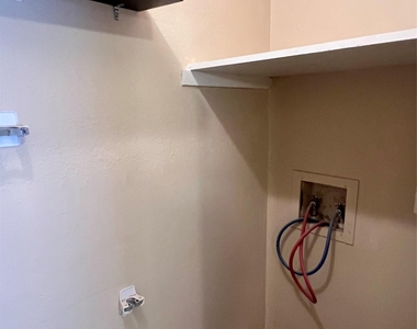 418 Linden St - Photo Thumbnail 12