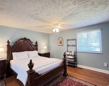 1269 Windmill Lane - Photo Thumbnail 4
