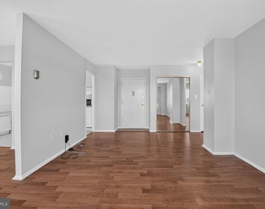 1111 W University Boulevard W - Photo Thumbnail 11