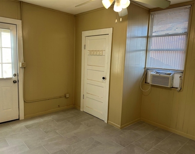 906 Haysel St - Photo Thumbnail 7