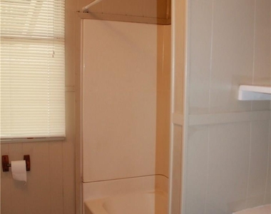 906 Haysel St - Photo Thumbnail 6