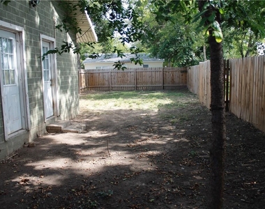 906 Haysel St - Photo Thumbnail 4