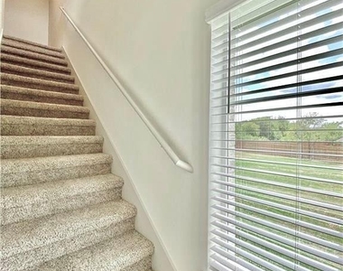 1001 Winnsboro Loop - Photo Thumbnail 14