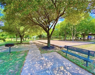 1001 Winnsboro Loop - Photo Thumbnail 32