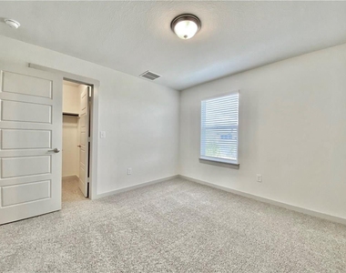 1001 Winnsboro Loop - Photo Thumbnail 23