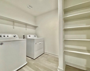 1001 Winnsboro Loop - Photo Thumbnail 19