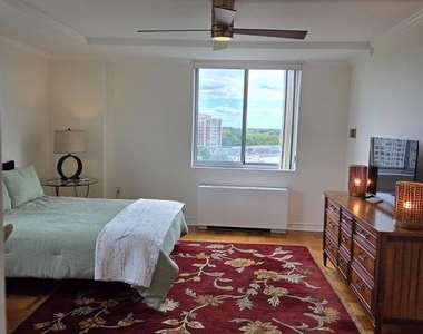 10500 Rockville Pike - Photo Thumbnail 6