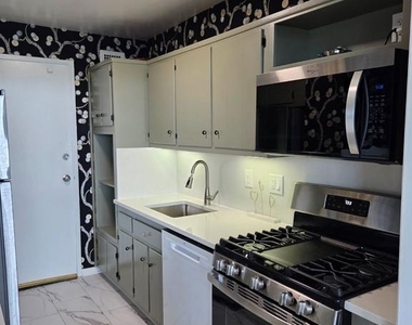 10500 Rockville Pike - Photo Thumbnail 3