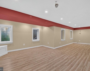 3511 Woodbine Street - Photo Thumbnail 22