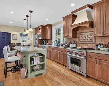 3511 Woodbine Street - Photo Thumbnail 12