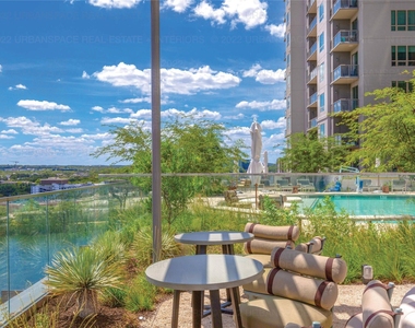44 East Ave - Photo Thumbnail 13