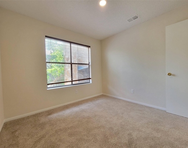 8706 Schick Rd - Photo Thumbnail 17