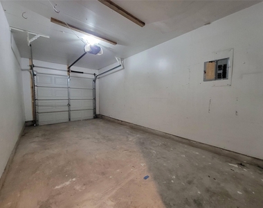 8706 Schick Rd - Photo Thumbnail 28