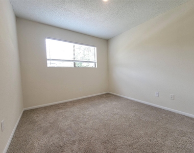 8706 Schick Rd - Photo Thumbnail 19