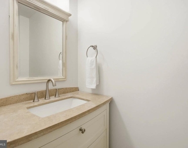 8112 Wooded Glen Court - Photo Thumbnail 10