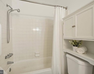 8112 Wooded Glen Court - Photo Thumbnail 20