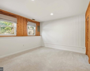 8112 Wooded Glen Court - Photo Thumbnail 21