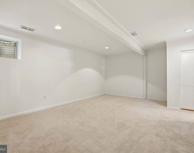 8112 Wooded Glen Court - Photo Thumbnail 23