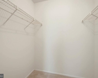 8112 Wooded Glen Court - Photo Thumbnail 13